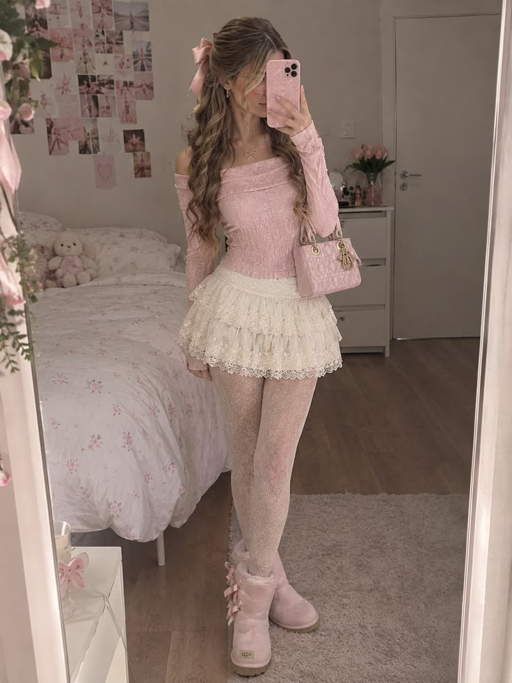 Soft Girl Mirror Selfie Outfit 🎀 | Pink & White Aesthetic