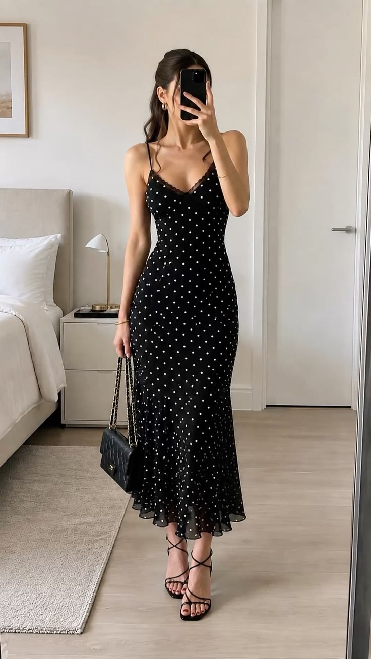 Robe féminine à pois