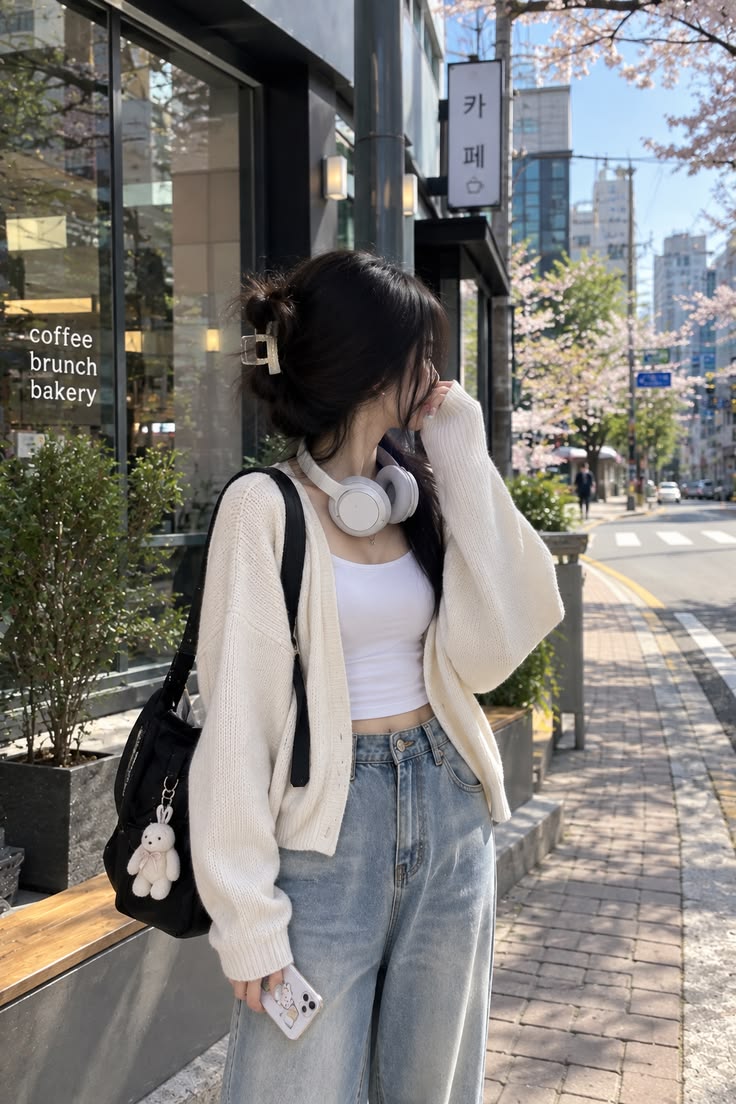 Style de rue coréen casual 🤍 | Tenue de café au printemps