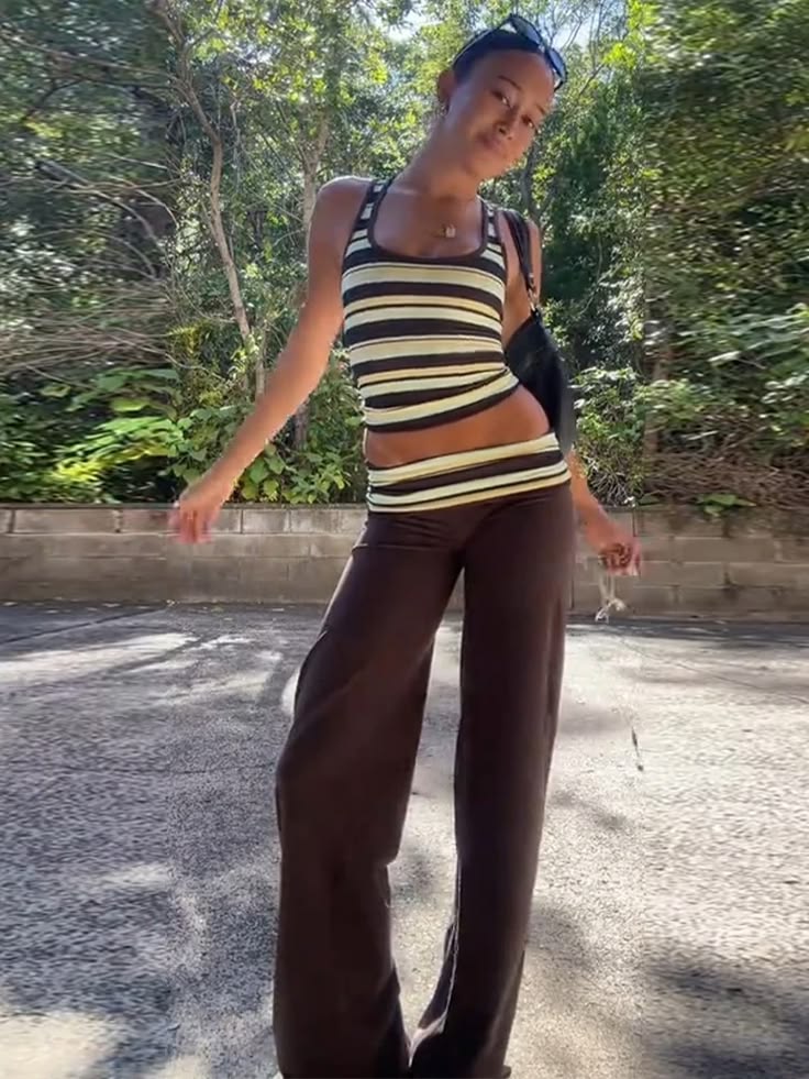 Completo Casual Estivo da Donna 2026: Top a Righe con Scollo Quadrato Senza Maniche e Pantaloni a