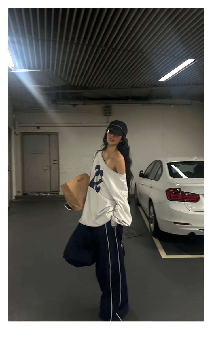 Atteggiamento street deciso: casual, chic, streetwear