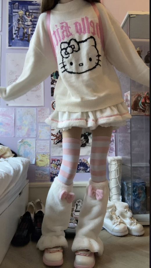 فكرة إطلالة Hello Kitty