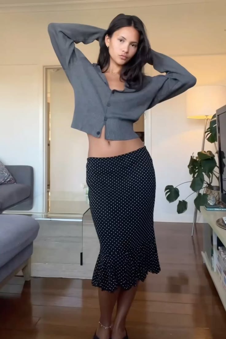 90s Runway Flair: Effortlessly Chic Outfits