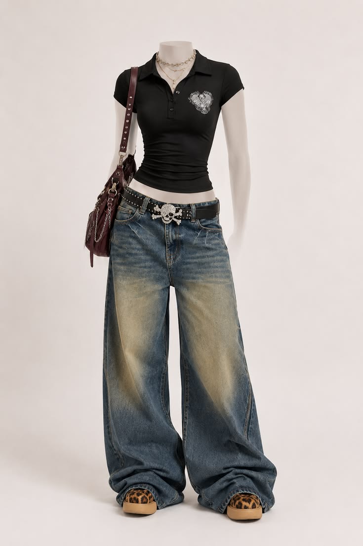 Idées de manucure edgy et de tenues esthétiques Y2K